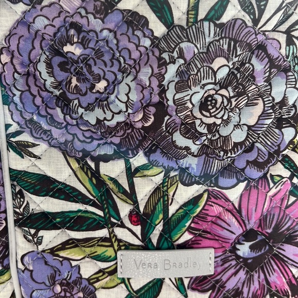 VERA BRADLEY LRG QUILTED CROSSBODY BAG PURSE IN PURPLE FLORAL LADY BUG PATTERN - Picture 2 of 15